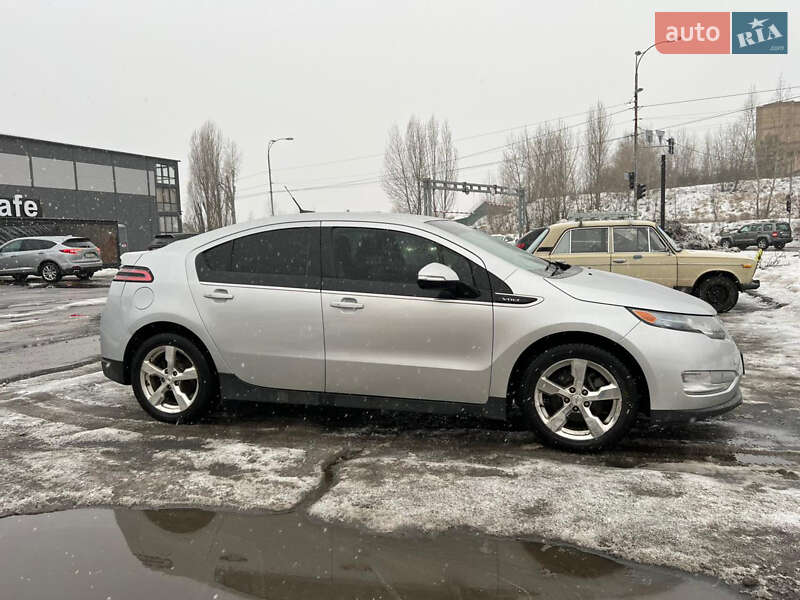 Хэтчбек Chevrolet Volt 2013 в Киеве
