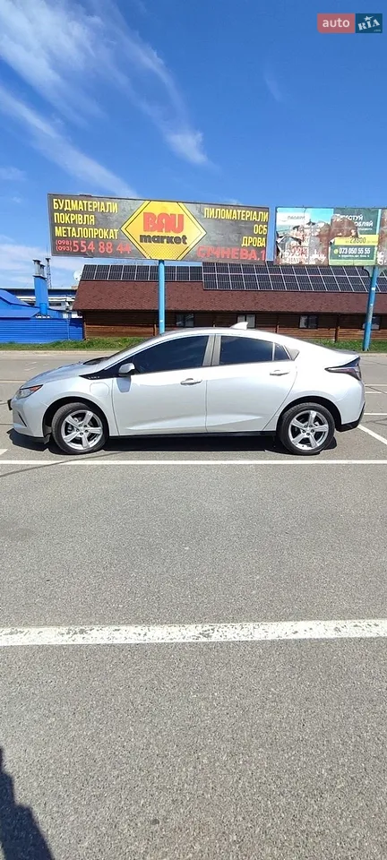 Chevrolet Volt 2018 photo 2