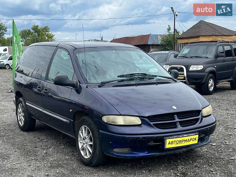 Минивэн Chrysler Voyager 1999 в Ужгороде