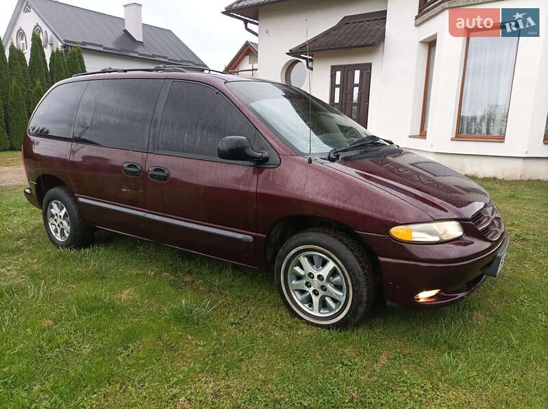 Мінівен Chrysler Voyager 1998 в Судовій Вишні Мінівен Chrysler Voyager 1998 в Судовій Вишні