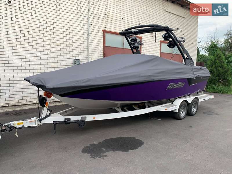 Катер Malibu Wakesetter 2020 в Киеве