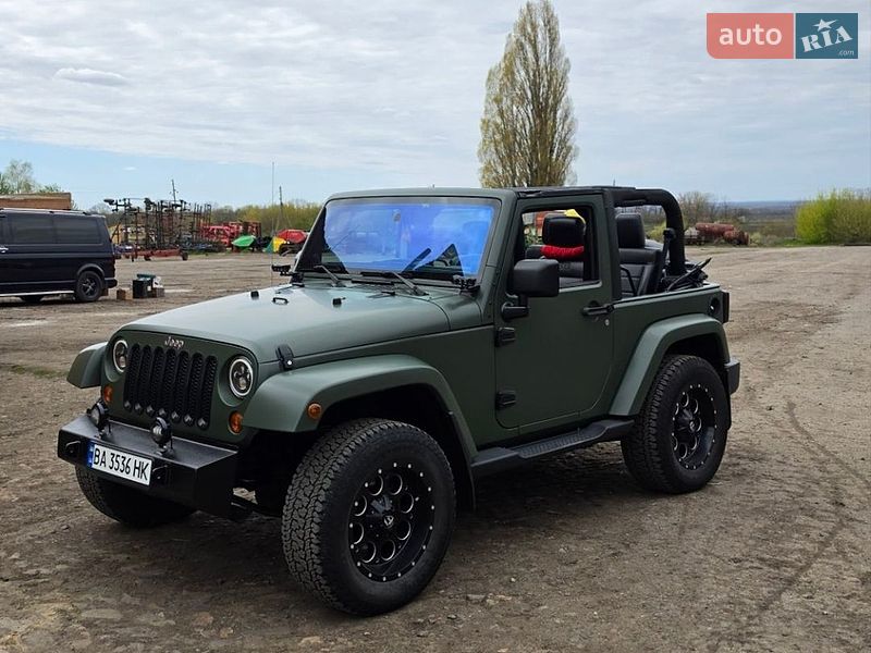 Внедорожник / Кроссовер Jeep Wrangler 2013 в Кропивницком