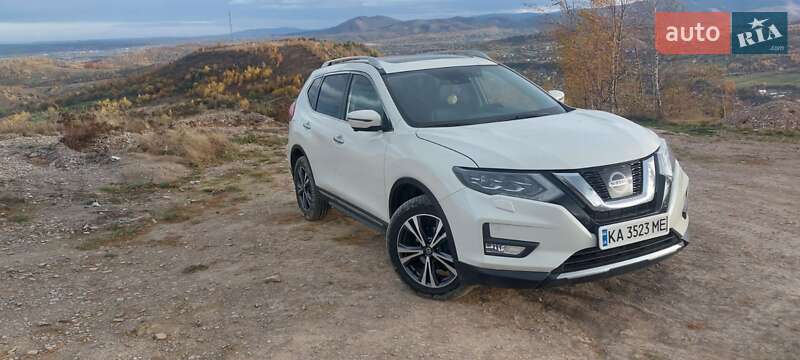 Внедорожник / Кроссовер Nissan X-Trail 2018 в Павлограде