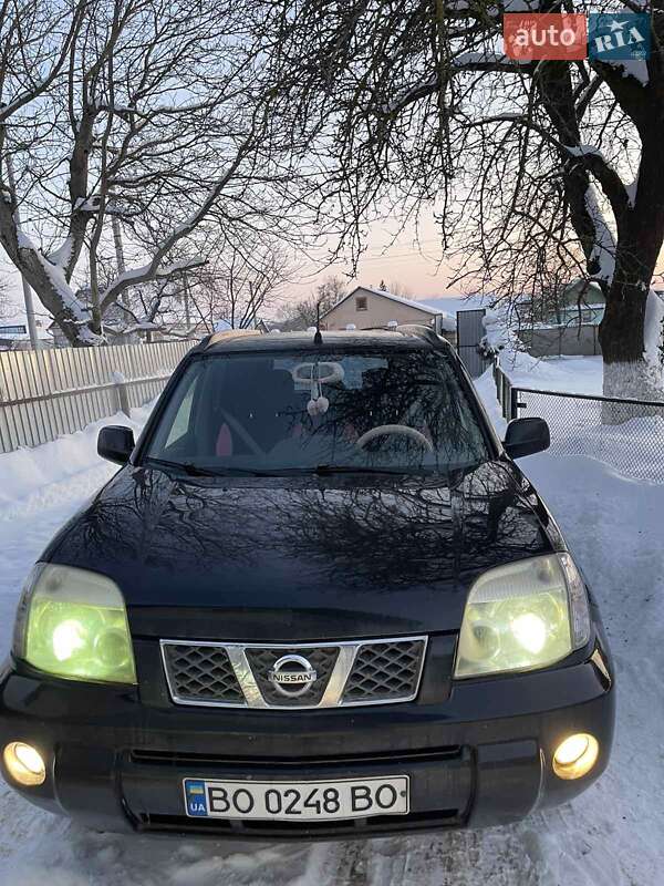 Внедорожник / Кроссовер Nissan X-Trail 2004 в Лановцах