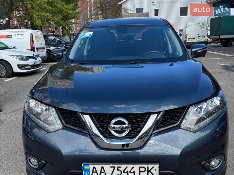 Внедорожник / Кроссовер Nissan X-Trail 2016 в Киеве