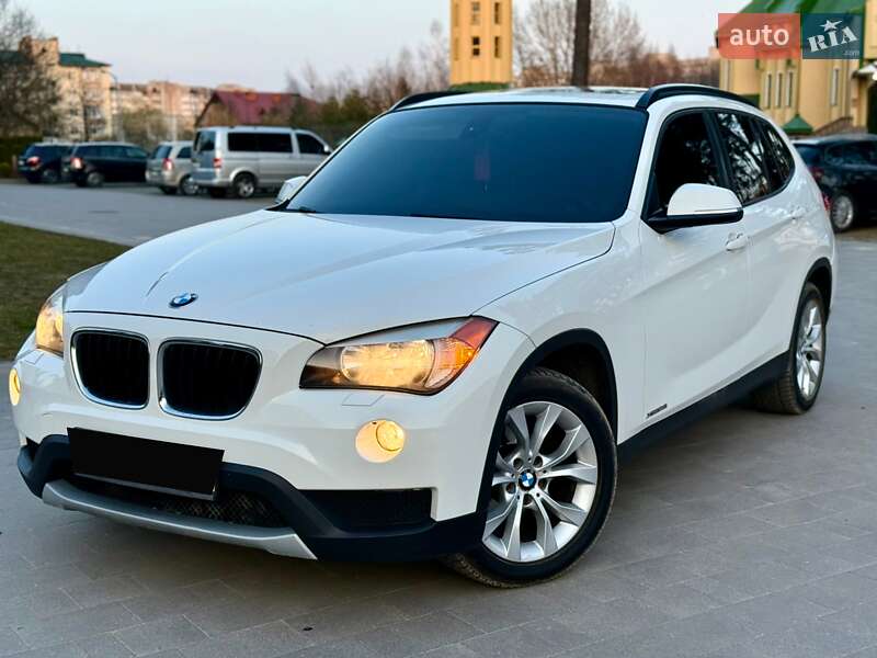 Внедорожник / Кроссовер BMW X1 2014 в Новояворовске