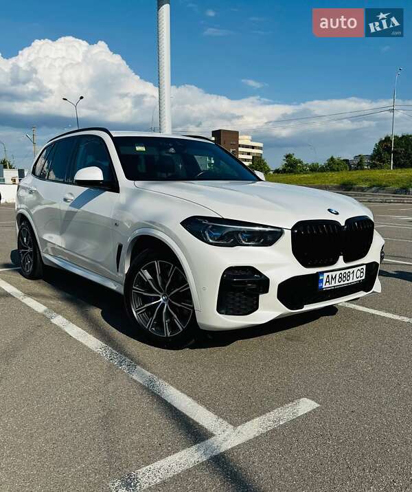 Внедорожник / Кроссовер BMW X5 2021 в Киеве
