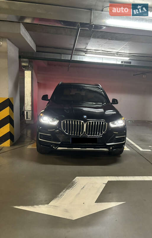 Внедорожник / Кроссовер BMW X5 2022 в Киеве