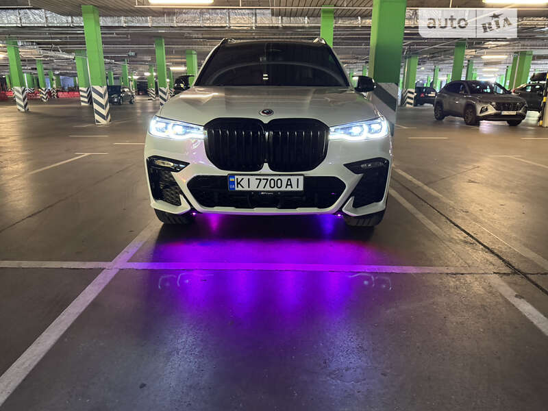Внедорожник / Кроссовер BMW X7 2021 в Киеве