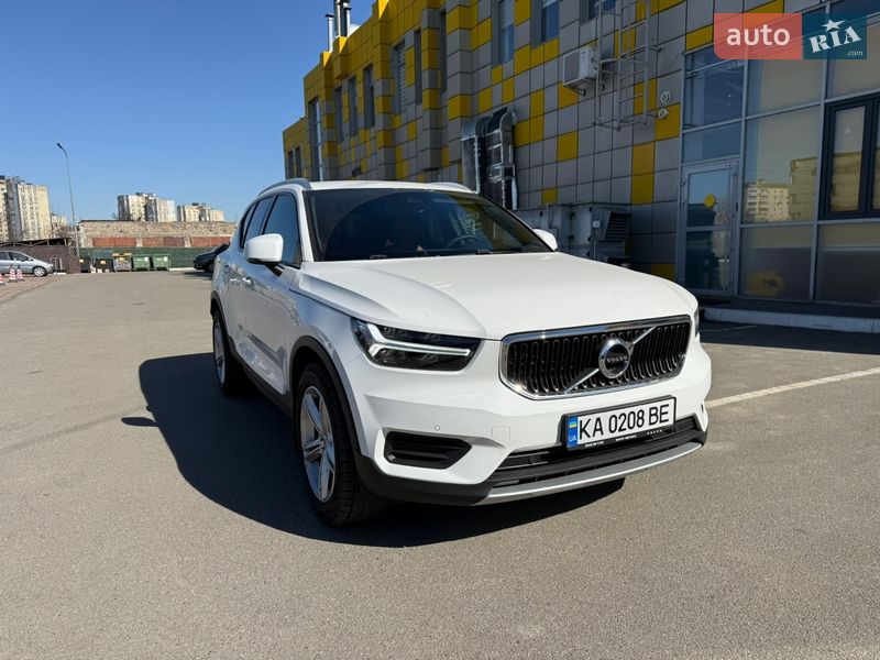 Внедорожник / Кроссовер Volvo XC40 2020 в Киеве