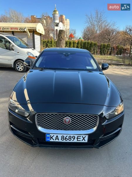 Седан Jaguar XE 2016 в Києві