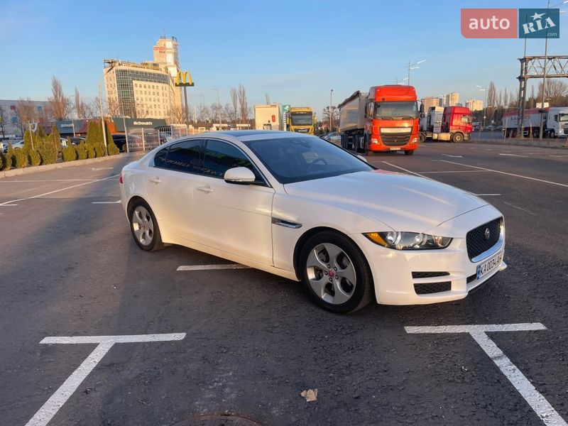Седан Jaguar XE 2017 в Киеве