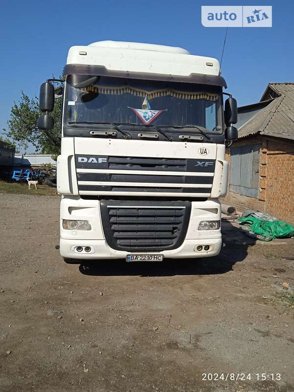Зерновоз DAF XF 105 2007 в Новой Праге Зерновоз DAF XF 105 2007 в Новой Праге