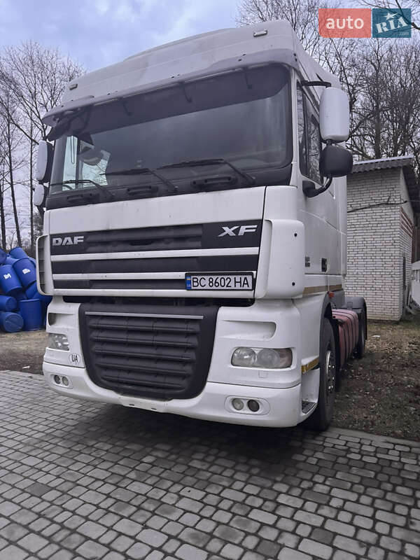 Тягач DAF XF 105 2012 в Львове