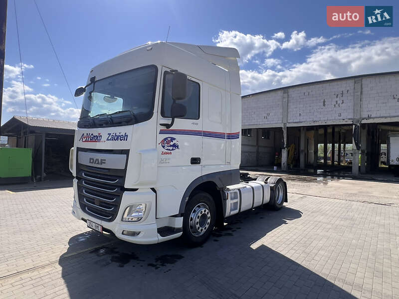 Тягач DAF XF 106 2015 в Тячеве