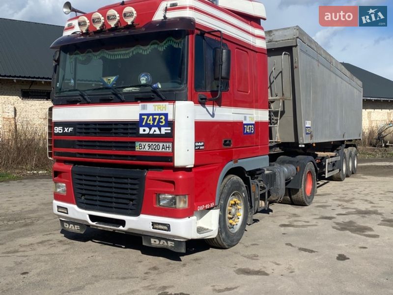 Зерновоз DAF XF 95 2000 в Городку