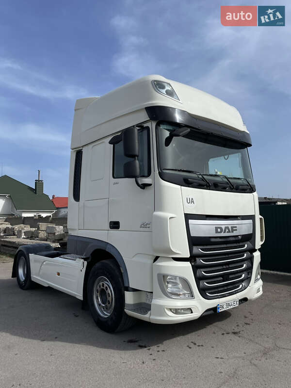 Тягач DAF XF 2015 в Сарнах