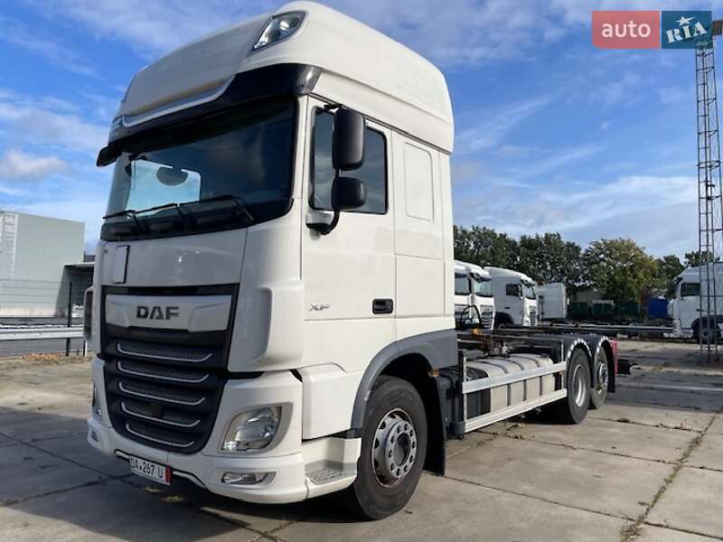 Контейнеровоз DAF XF 2020 в Киеве Контейнеровоз DAF XF 2020 в Киеве