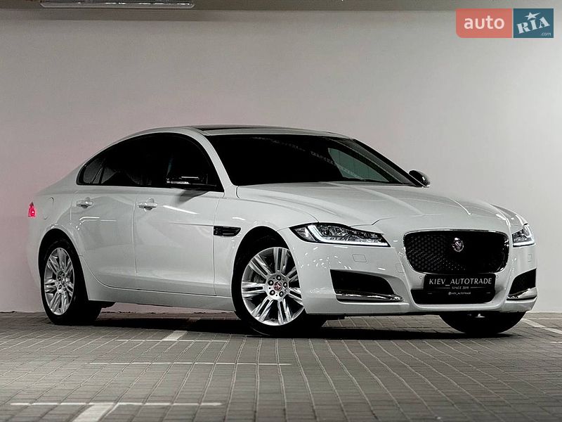 Седан Jaguar XF 2016 в Киеве