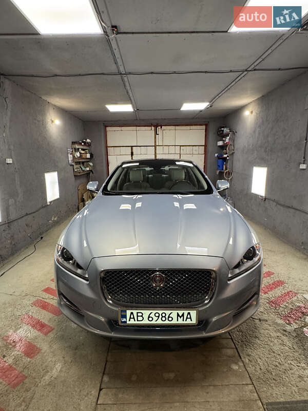 Седан Jaguar XJ 2014 в Шаргороде Седан Jaguar XJ 2014 в Шаргороде