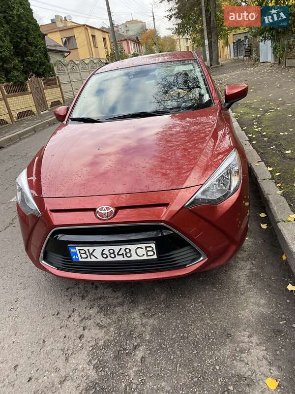 Седан Toyota Yaris 2017 в Ровно