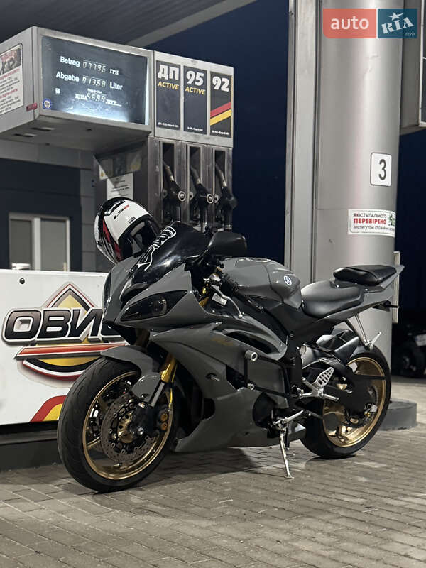 Спортбайк Yamaha YZF R6 2008 в Харькове Спортбайк Yamaha YZF R6 2008 в Харькове