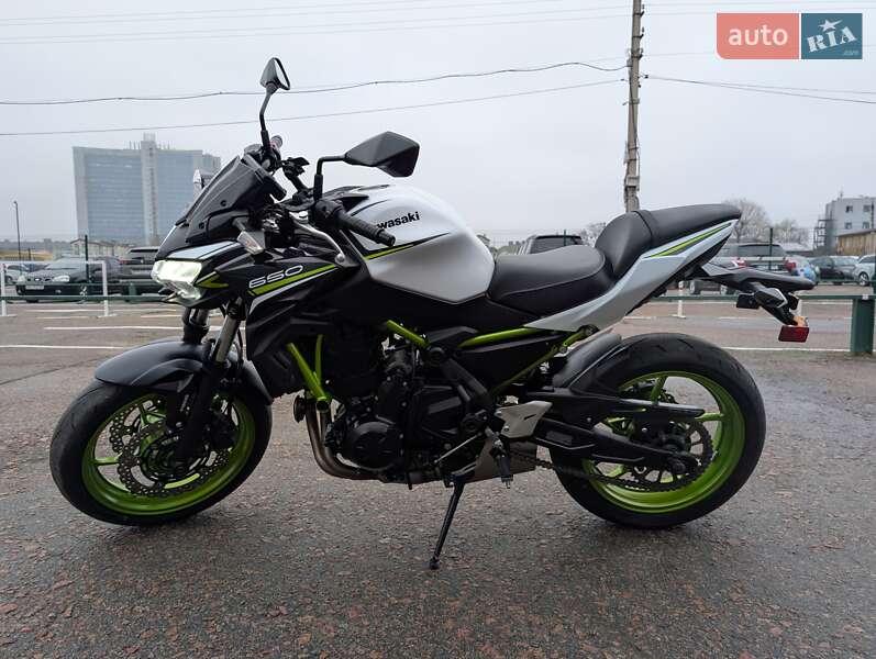 Мотоцикл Без обтекателей (Naked bike) Kawasaki Z 650 2021 в Киеве