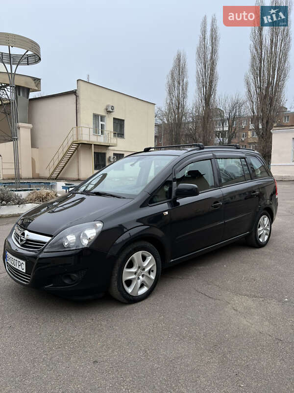 Минивэн Opel Zafira 2014 в Черноморске Минивэн Opel Zafira 2014 в Черноморске