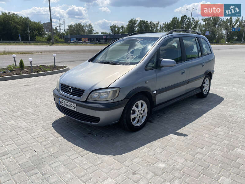 Минивэн Opel Zafira 2004 в Днепре