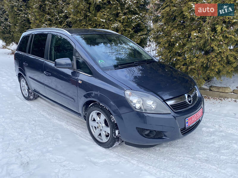 Минивэн Opel Zafira 2011 в Снятине