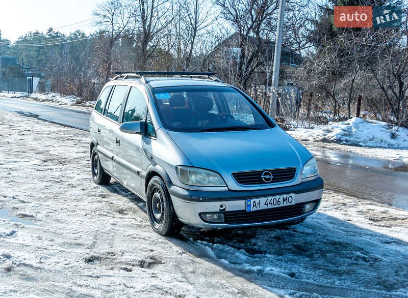 Минивэн Opel Zafira 2000 в Киеве