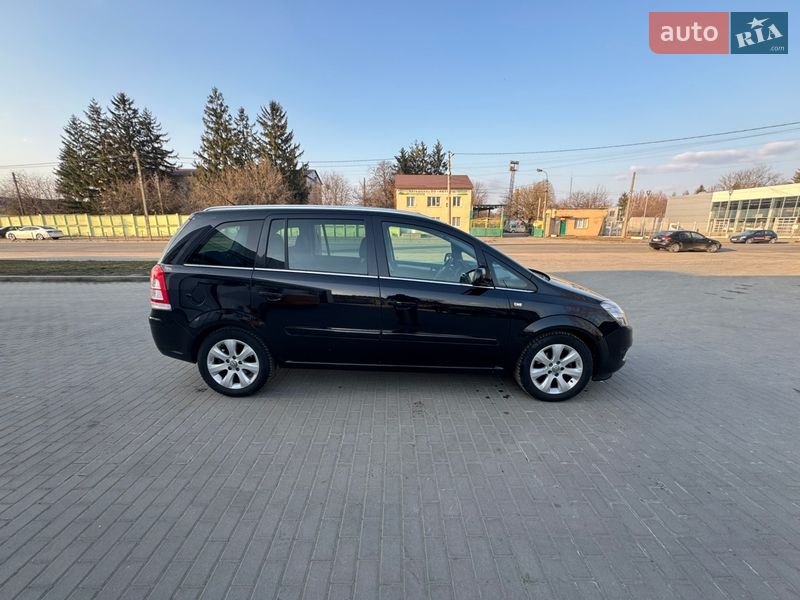 Минивэн Opel Zafira 2010 в Белой Церкви
