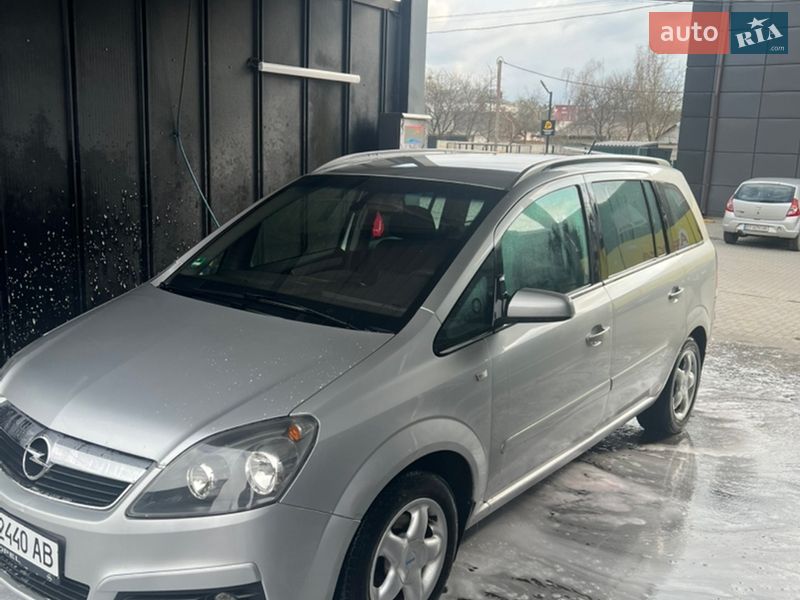 Минивэн Opel Zafira 2005 в Шепетовке