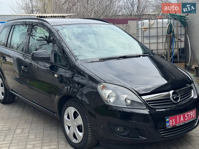 Мінівен Opel Zafira 2013 в Кривому Розі