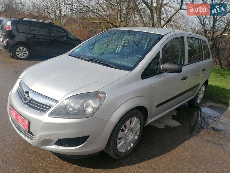 Минивэн Opel Zafira 2009 в Лубнах
