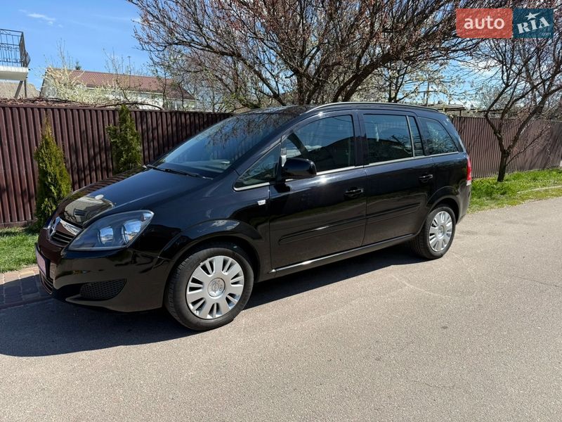 Минивэн Opel Zafira 2010 в Борисполе