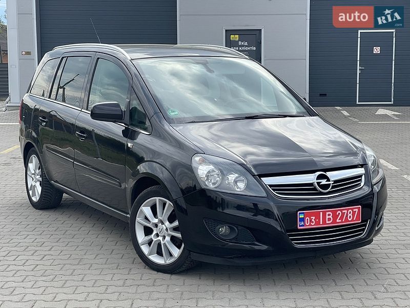 Мінівен Opel Zafira 2011 в Нововолинську Мінівен Opel Zafira 2011 в Нововолинську