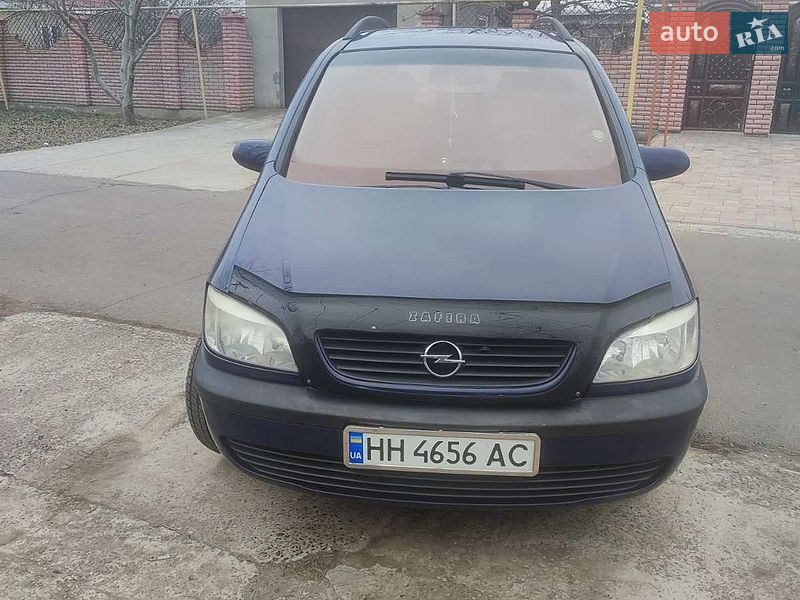 Минивэн Opel Zafira 2003 в Окнах Минивэн Opel Zafira 2003 в Окнах