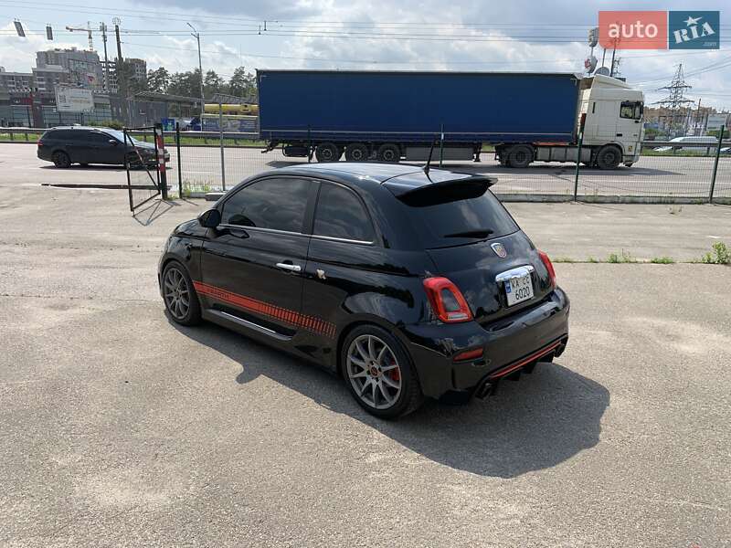 Хэтчбек Abarth Fiat 500 2015 в Киеве