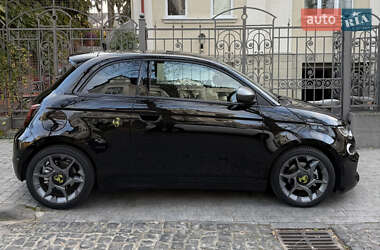 Хэтчбек Abarth Fiat 500 2023 в 