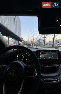 Хэтчбек Abarth Fiat 500 2023 в 