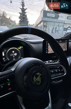 Хэтчбек Abarth Fiat 500 2023 в 