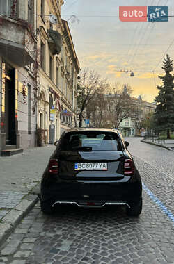Хэтчбек Abarth Fiat 500 2023 в 