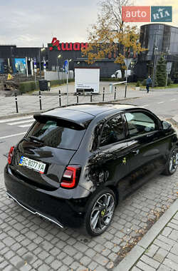 Хэтчбек Abarth Fiat 500 2023 в 