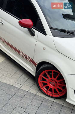 Хэтчбек Abarth Fiat 500 2012 в 