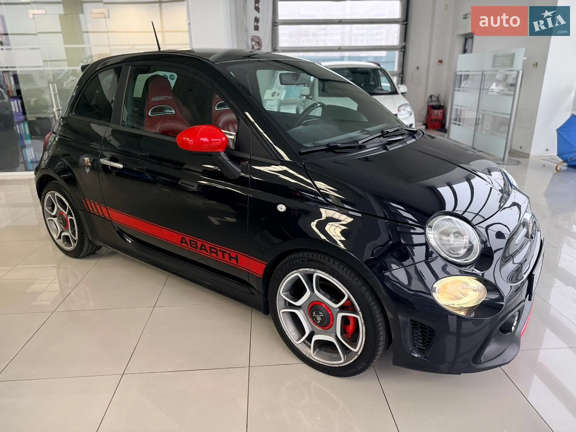 2017 Abarth 595 - мініатюра 5