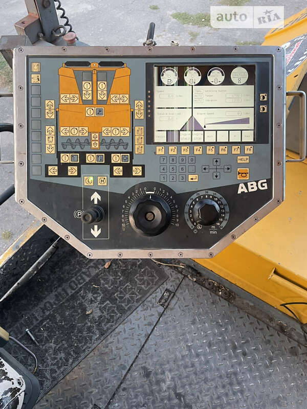 Асфальтоукладчик ABG Titan 325 2002 в Черкассах