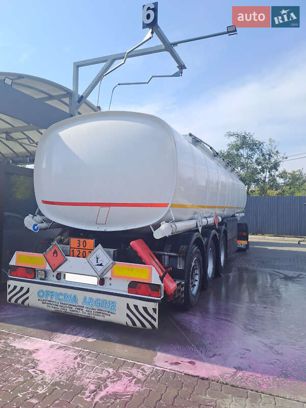 Цистерна полуприцеп Acerbi 11L5 1997 в Николаеве фото 2 Цистерна полуприцеп Acerbi 11L5 1997 в Николаеве