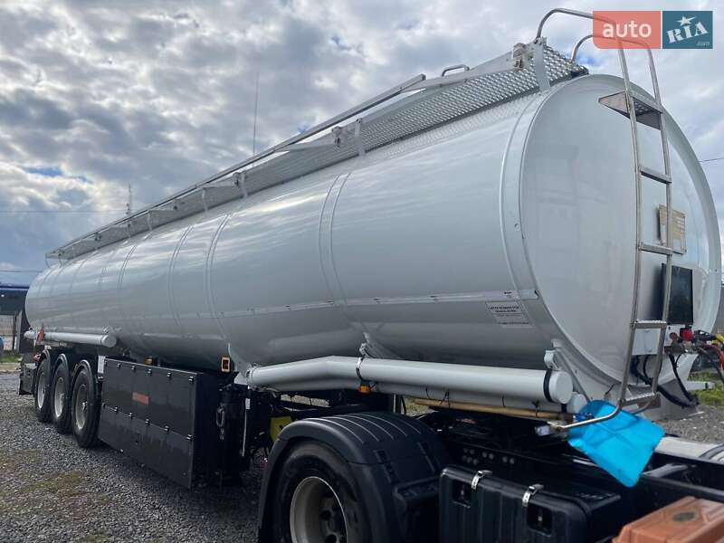 Цистерна полуприцеп Acerbi 20G 2006 в Стрые