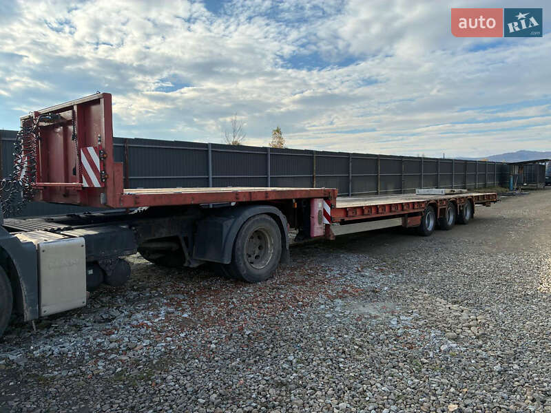 Низкорамна платформа ACTM RB 2001 в Долині